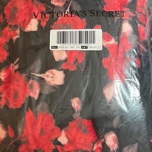 Victoria's Secret Red and Black Floral Design blanket BNIP
